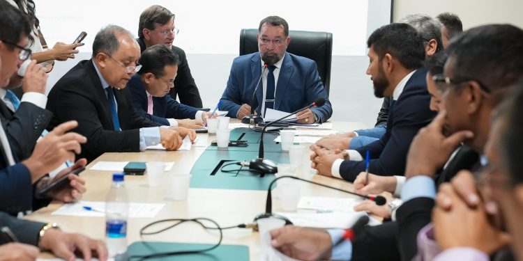 Reajuste salarial de servidores da educação é aprovado em primeira discussão na CMM