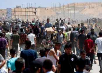 Ataque próximo de ponto de distribuição de ajuda humanitária deixa mortos em Gaza