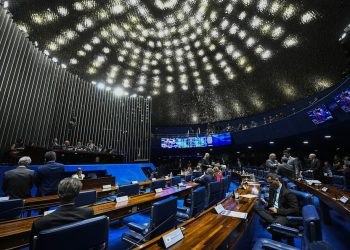 Adultização: Senado aprova projeto para proteger crianças e adolescentes no ambiente digital