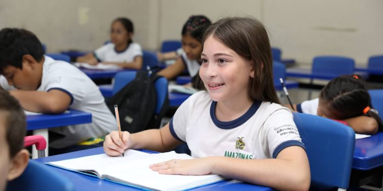 Secretaria de Educação do Amazonas inicia período de transferência por reordenamento